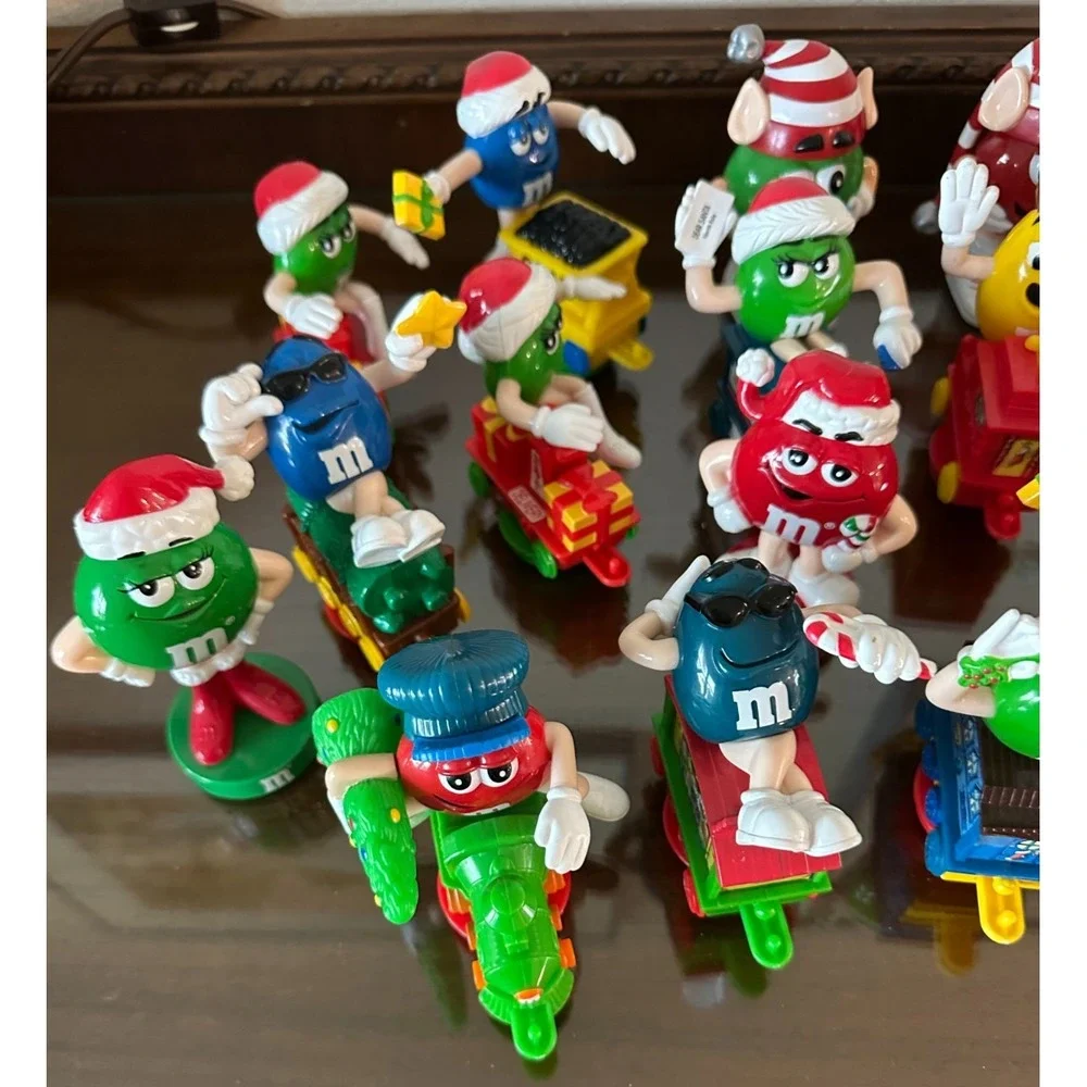 M&M's Christmas‎ Train Series 19 Candy Toppers Engine & Caboose